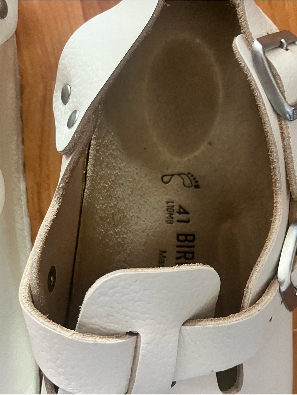 Birkenstock White Leather Clogs Sandals - Picture 3 of 7